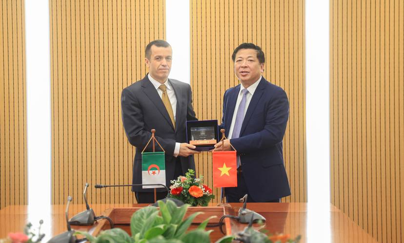 Renforcement de la coopération Vietnam-Algérie dans le domaine de la construction