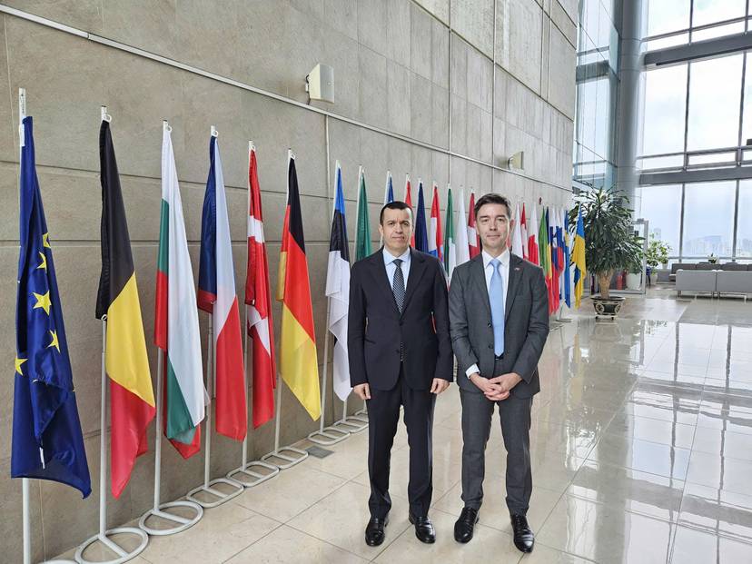 Visite de courtoisie à l'Ambassadeur de la Délégation de l'Union Européenne au Vietnam